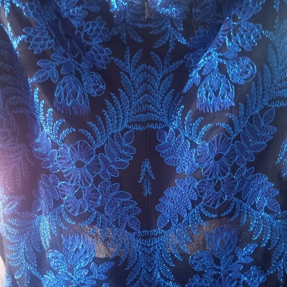 Dress - Picture 8 of 10